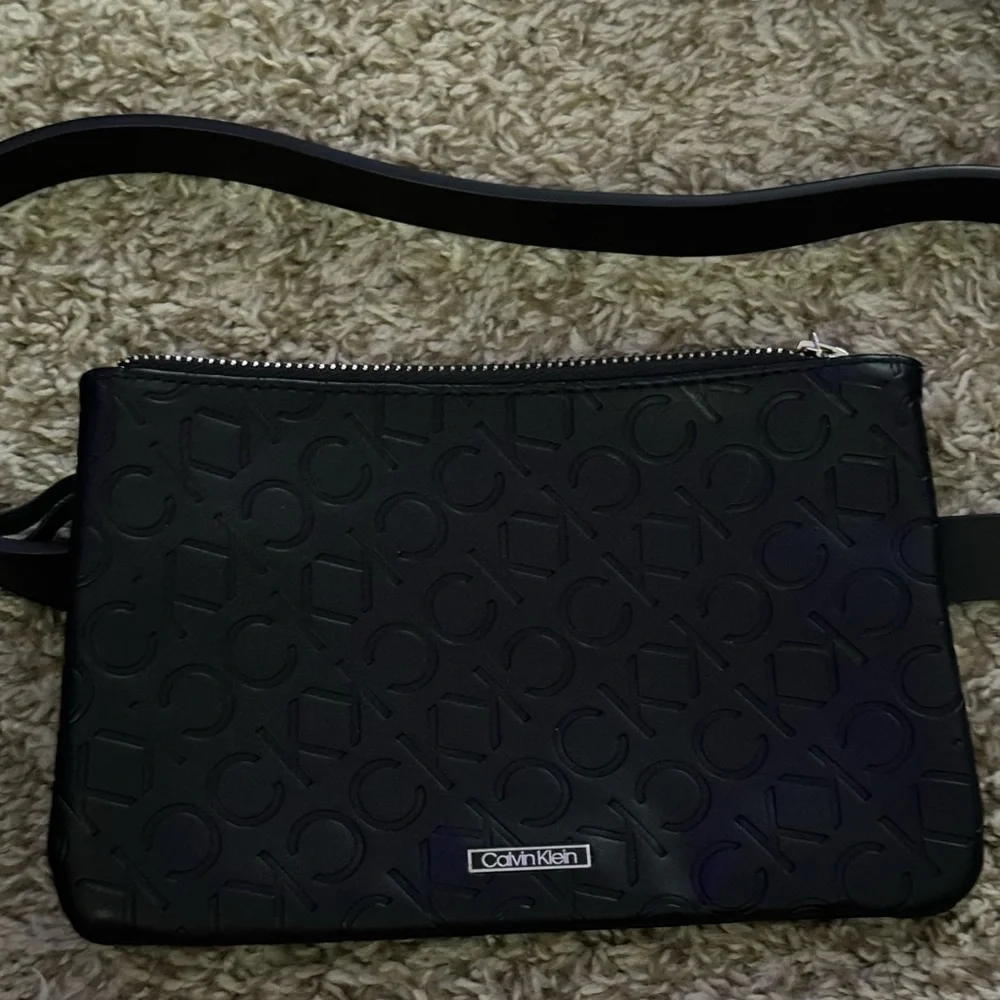 Calvin Klein Embossed Black Waist Bag - Picture 1 of 3